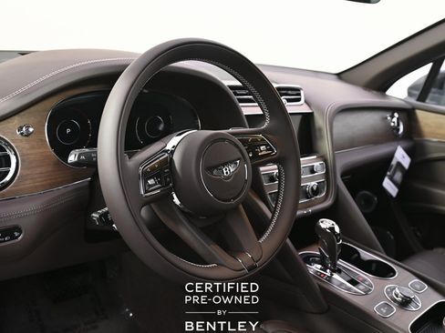 Used 2024 Bentley Bentayga Extended Wheelbase image 11