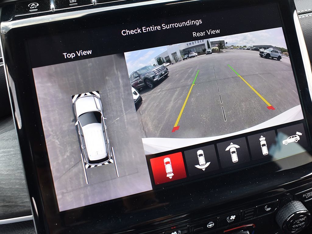 Used 2023 Jeep Grand Cherokee Limited w/ Luxury Tech Group II AWD/4WD image 21