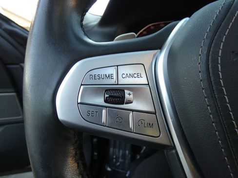 Used 2020 BMW 750i xDrive w/ Executive Package image 76