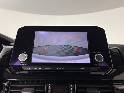Used 2025 Nissan Pathfinder SV FWD image 27