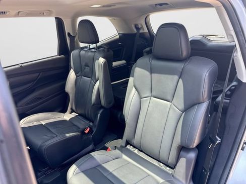 Used 2023 Subaru Ascent Limited w/ Technology Package AWD/4WD image 25