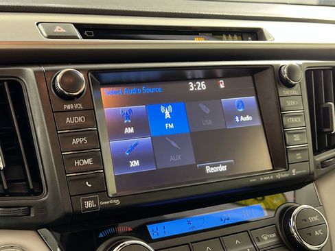 Used 2018 Toyota RAV4 Limited image 18