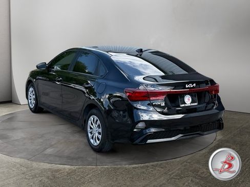 Used 2024 Kia Forte LX FWD image 5