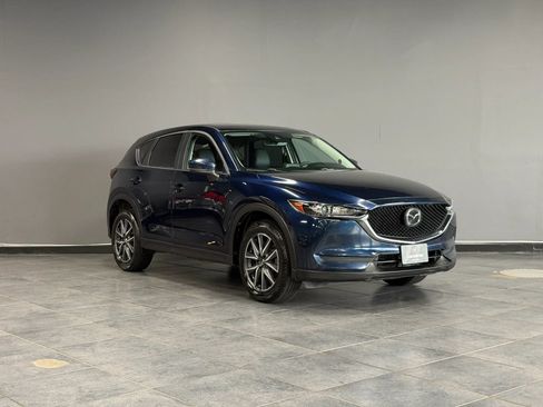 Used 2018 MAZDA CX-5 Touring w/ Preferred Equipment Package FWD image 3