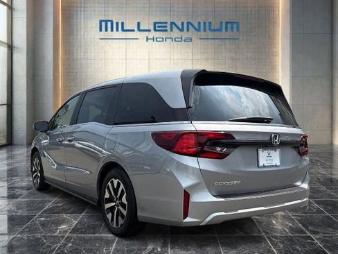 Certified 2026 Honda Odyssey EX-L image 3