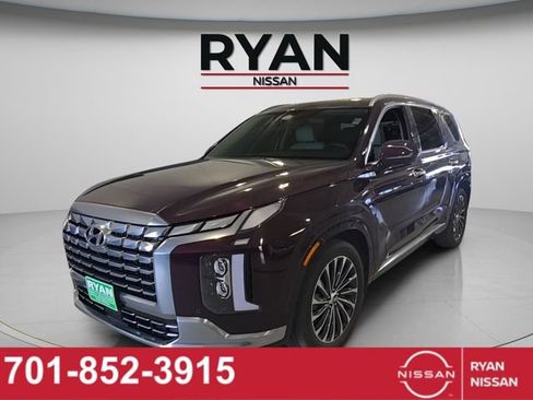 Used 2023 Hyundai Palisade Calligraphy image 1