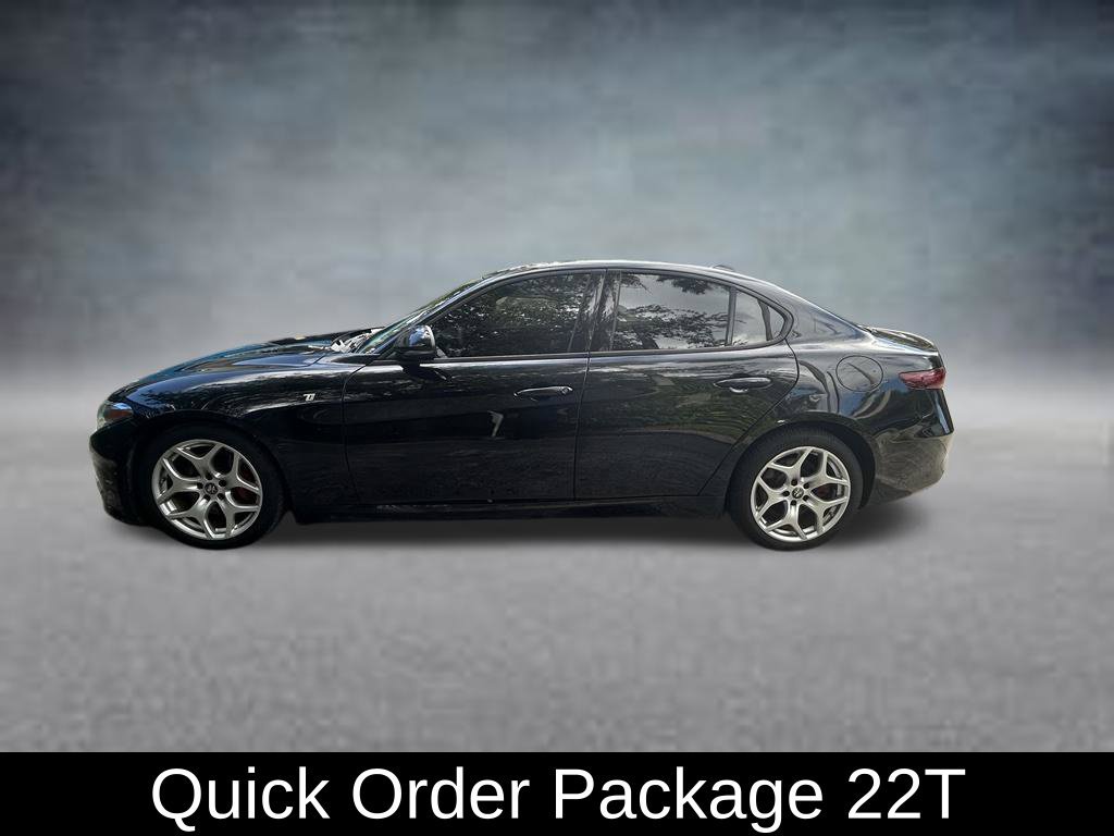 Used 2022 Alfa Romeo Giulia Ti RWD image 4