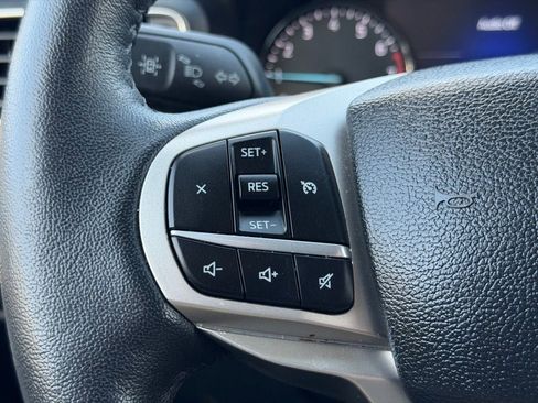 Certified 2022 Ford Explorer XLT w/ Equipment Group 202A image 32