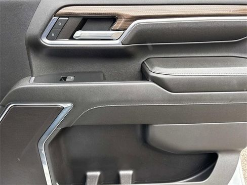 Used 2024 Chevrolet Silverado 2500 LT image 23