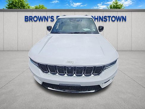 Used 2024 Jeep Grand Cherokee Limited w/ Luxury Tech Group II AWD/4WD image 8