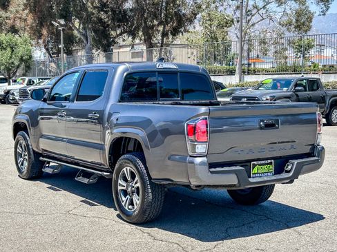 Used 2017 Toyota Tacoma SR w/ SR Convenience Package RWD image 8