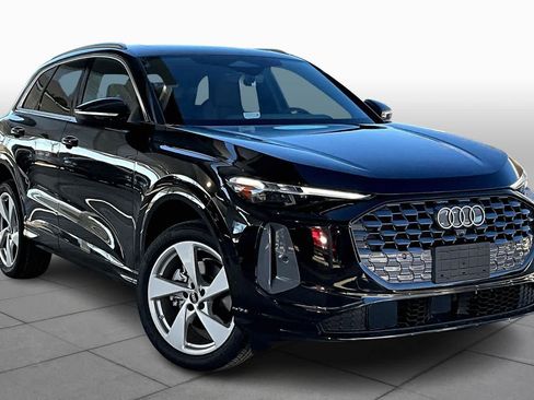 Used 2025 Audi Q5 Premium Plus w/ Premium Plus AWD/4WD image 2