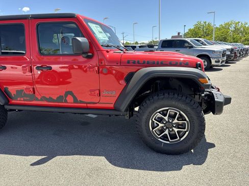 New 2025 Jeep Wrangler Unlimited Rubicon w/ Steel Bumper Group image 15