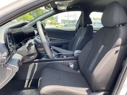 New 2025 Hyundai Elantra SEL image 29
