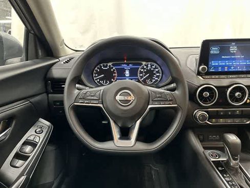 Used 2025 Nissan Sentra SV FWD image 15