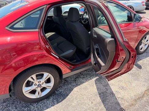Used 2014 Ford Focus SE FWD image 11