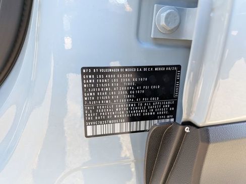 New 2026 Volkswagen Taos SE image 34