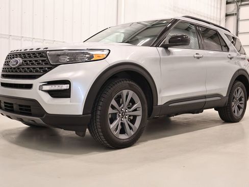 Certified 2023 Ford Explorer XLT w/ Equipment Group 202A image 6