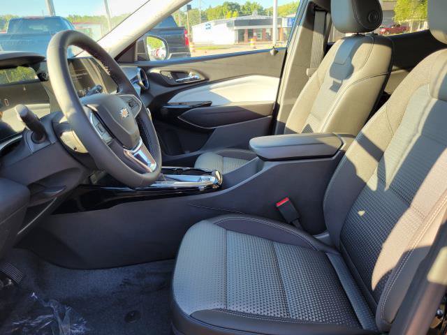 New 2026 Chevrolet Trax LT w/ LT Convenience Package FWD image 8