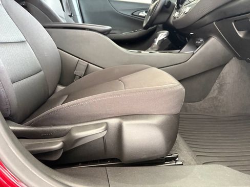 Used 2024 Chevrolet Malibu RS FWD image 33