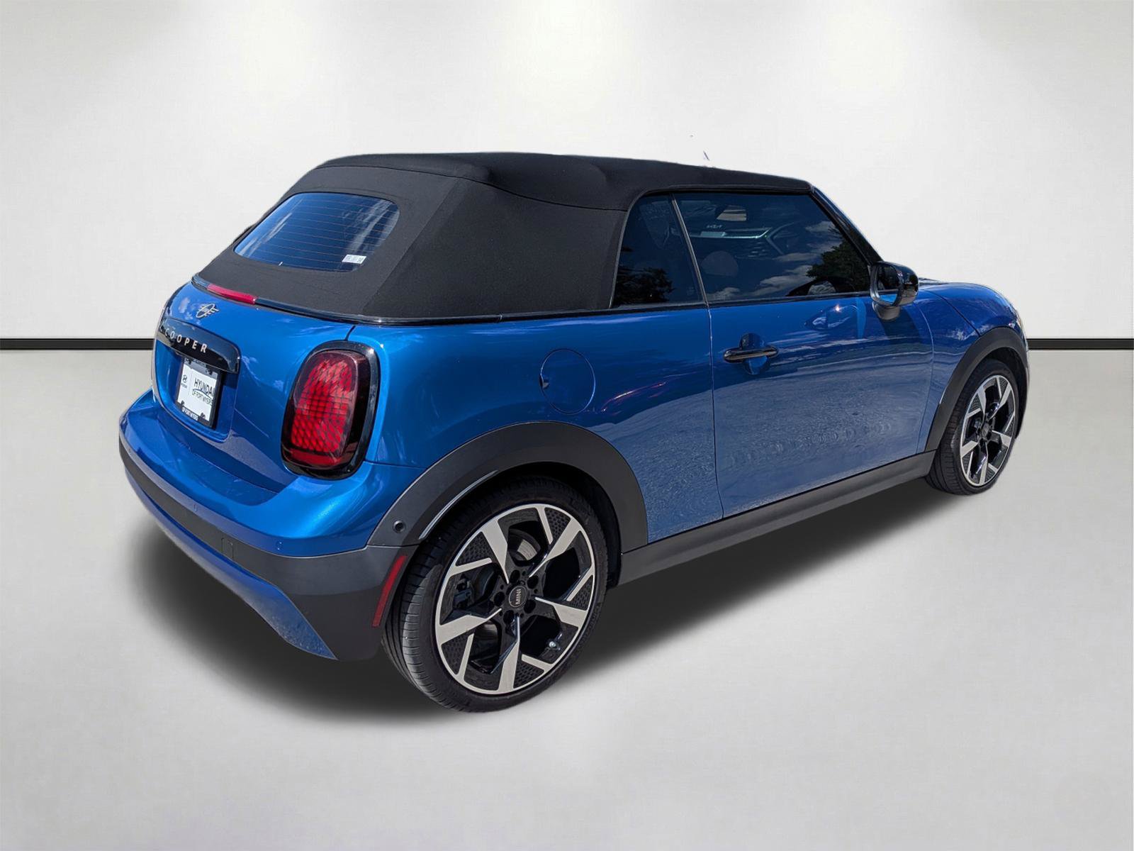 Used 2025 MINI Cooper Convertible FWD image 4