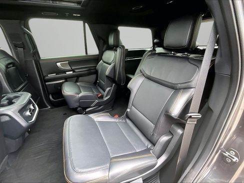 Used 2025 Ford Expedition Tremor AWD/4WD image 18