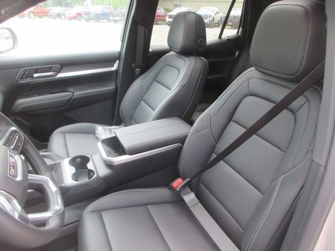 New 2026 GMC Terrain Elevation w/ Elevation Premium Package AWD/4WD image 11