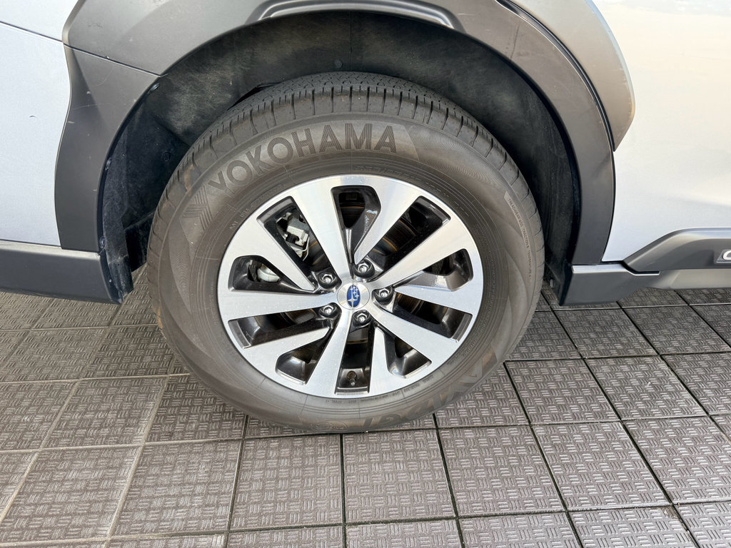 Used 2025 Subaru Outback Premium AWD/4WD image 30