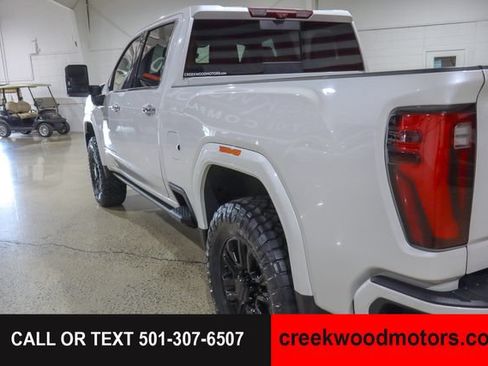 Used 2024 GMC Sierra 2500 Denali Ultimate AWD/4WD image 17