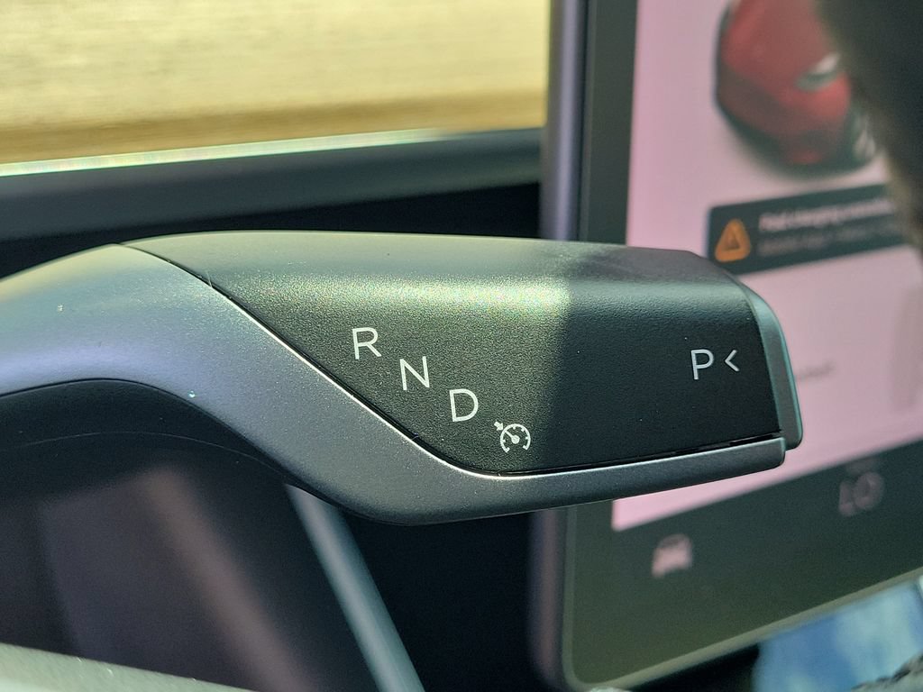 Used 2021 Tesla Model Y Long Range AWD/4WD image 26