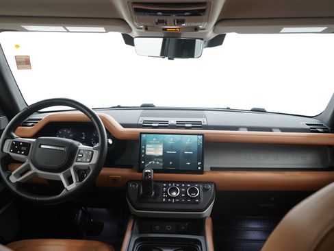 Used 2023 Land Rover Defender 130 First Edition image 13