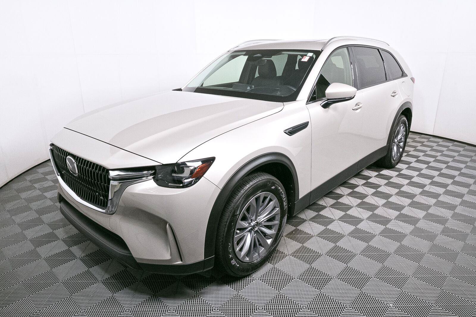 Used 2024 MAZDA CX-90 3.3 Turbo w/ Preferred Plus AWD/4WD image 33