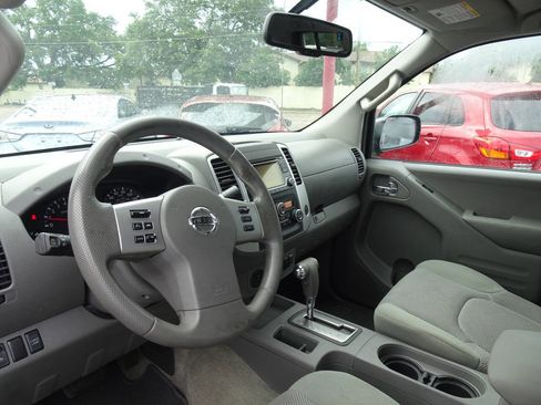 Used 2015 Nissan Frontier SV w/ SV Value Truck Package image 28