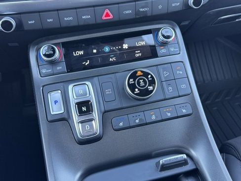 Used 2025 Hyundai Palisade Calligraphy image 23