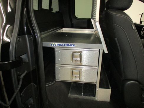 Used 2017 Nissan Titan SV image 30