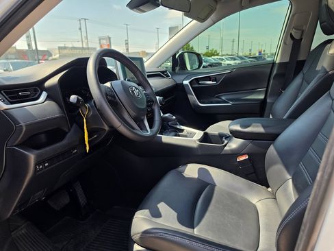 Used 2023 Toyota RAV4 XLE Premium FWD image 9