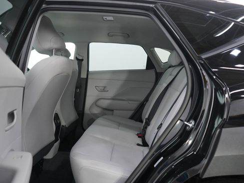 Used 2025 Hyundai Kona SEL image 17