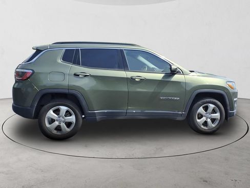 Used 2019 Jeep Compass Latitude w/ Cold Weather Group AWD/4WD image 4