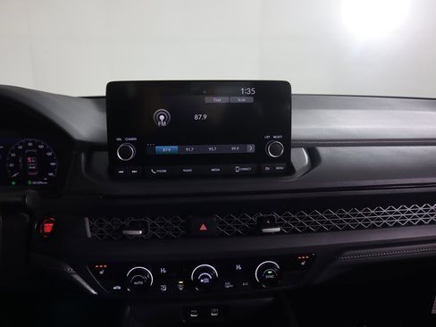 Certified 2025 Honda Accord SE image 45