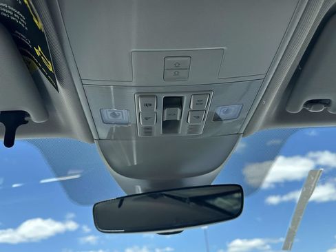 New 2026 Volkswagen Taos SE FWD image 24
