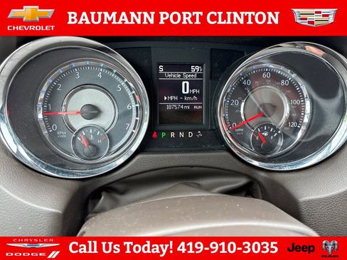 Used 2013 Chrysler Town & Country Touring FWD image 17