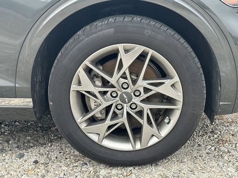 Used 2025 Genesis GV70 2.5T image 12