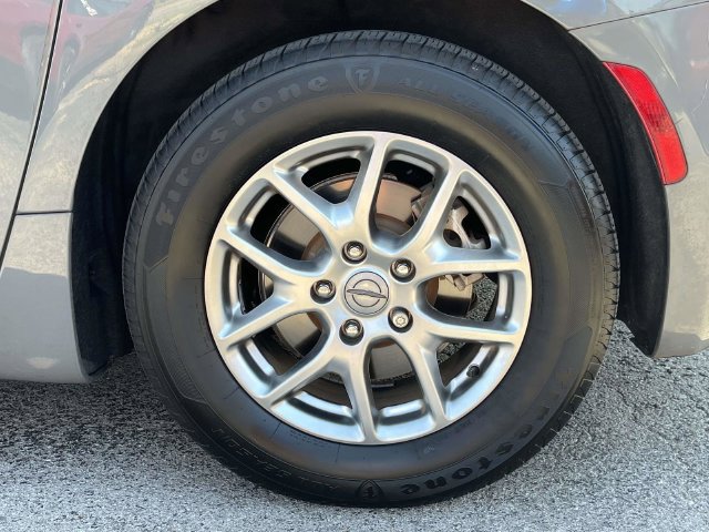 Certified 2021 Chrysler Pacifica Touring FWD image 11