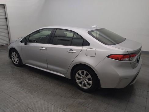 Used 2021 Toyota Corolla LE FWD image 3