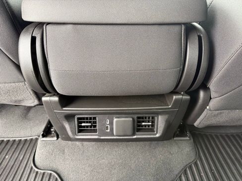 Used 2024 Chevrolet Silverado 1500 LT image 22