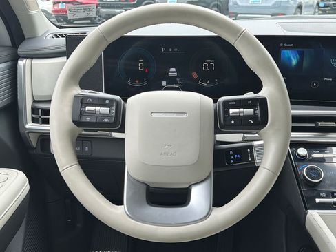 Used 2025 Hyundai Santa Fe SEL AWD/4WD image 17