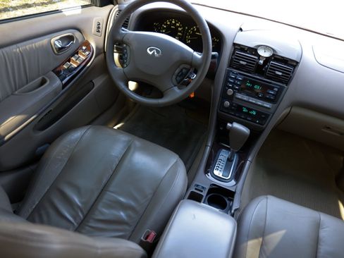 Used 2001 INFINITI I30 w/ (B03) Touring Sport Pkg image 20