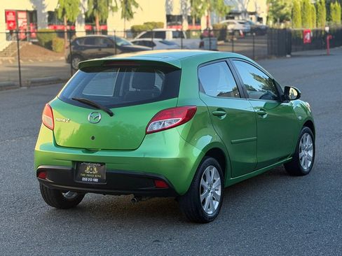 Used 2013 MAZDA MAZDA2 Touring FWD image 4