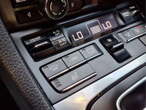 Used 2014 Porsche 911 Carrera image 21