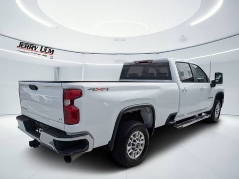 Used 2025 Chevrolet Silverado 2500 LT w/ Convenience Package AWD/4WD image 3